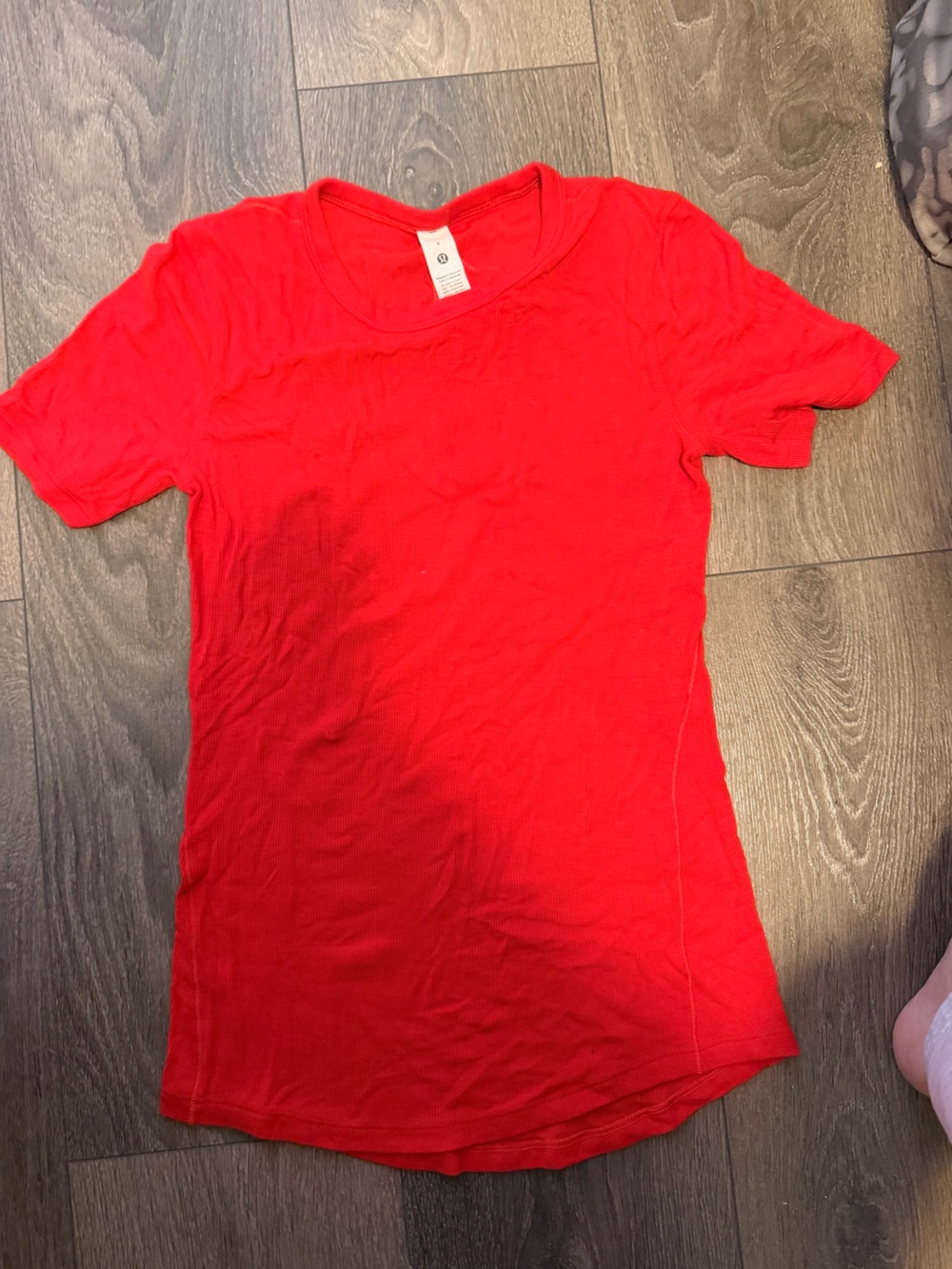 lululemon athletica red crew neck short sleeve top